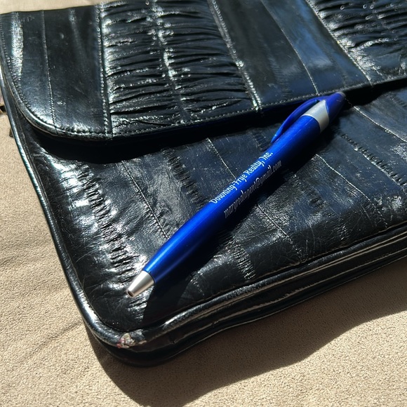 Black Bic Star evening purse - Picture 6 of 7